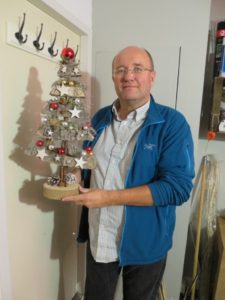 Bloemenworkshop Kerst Resultaat Kerstboompje Steigerhout