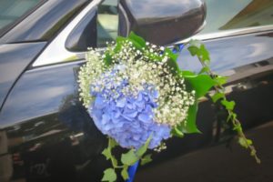 versiering auto bruiloft hortensia