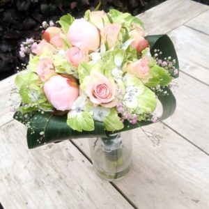 bruidsboeket biedermeier hortensia rozen roze
